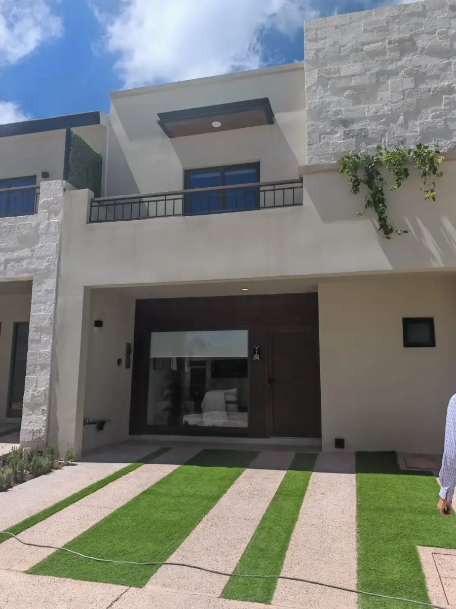 Casa en venta en Pedregal de Schoenstatt, Corregidora — foto 1 de 34