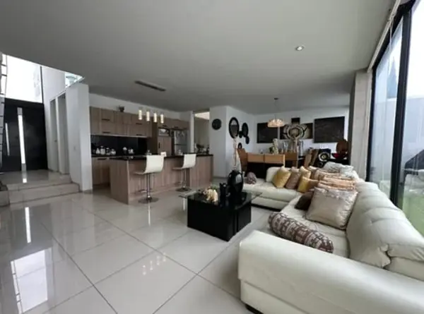 Casa en venta en Del Pilar Residencial, Tlajomulco de Zúñiga — foto 3 de 16