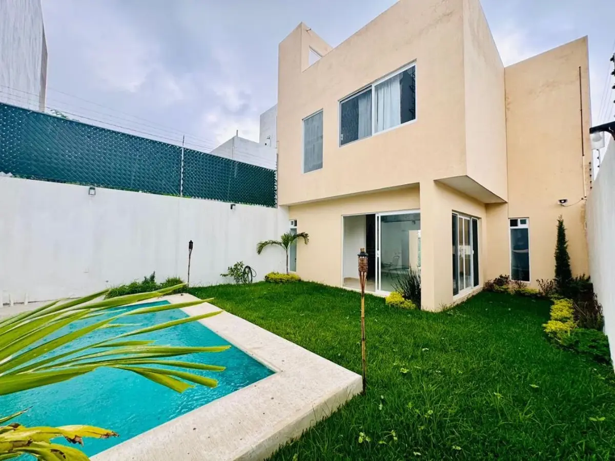 Casa en venta en Lomas de Tzompantle, Cuernavaca — foto 1 de 20