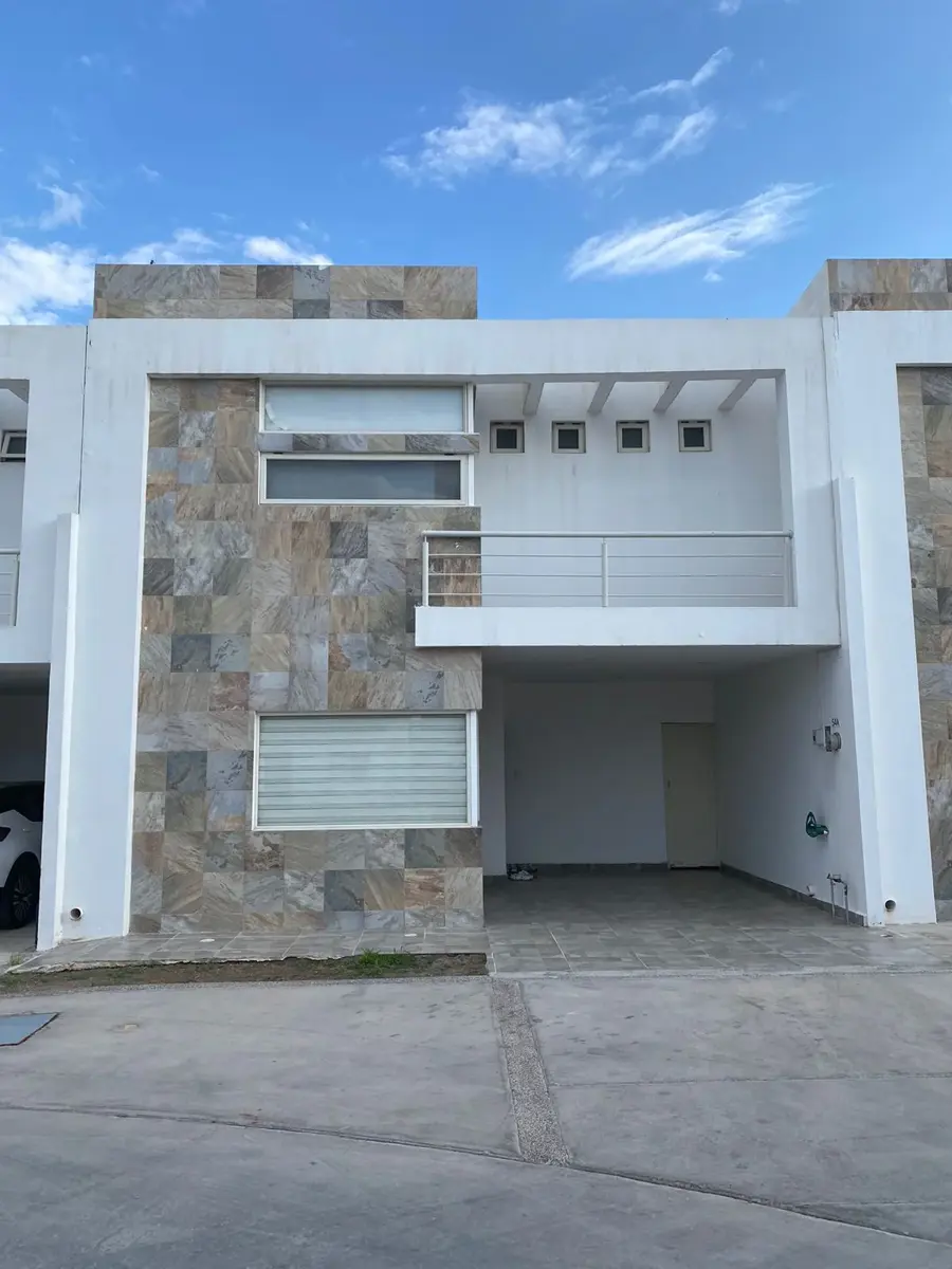 Casa en renta en Santa Bárbara, Torreón — foto 1 de 17