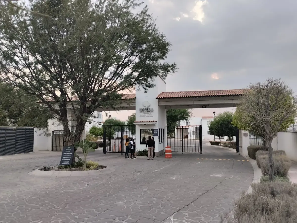 Casa en venta en Pedregal de Schoenstatt, Corregidora — foto 1 de 33