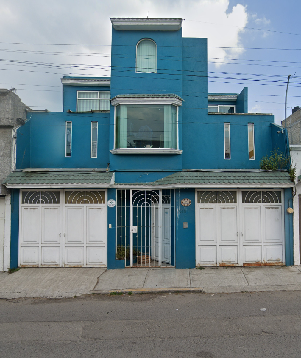 Casa en venta en Parques Nacionales, Toluca — foto 1 de 9