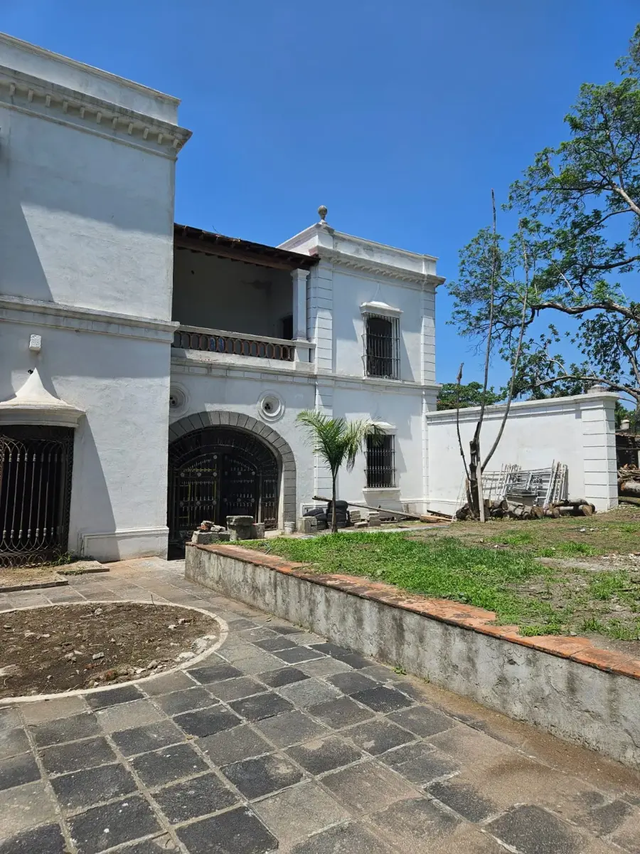 Casa en venta en Lomas de Cocoyoc, Atlatlahucan — foto 1 de 26