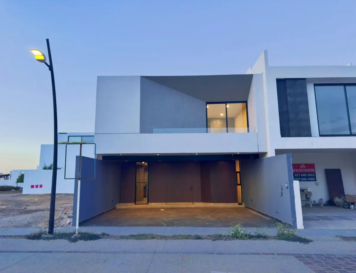 Casa en venta en El Mayorazgo Residencial, León — foto 1 de 24