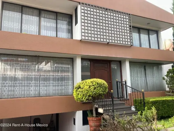 Casa en Ciudad Satelite, Naucalpan de Juárez, México