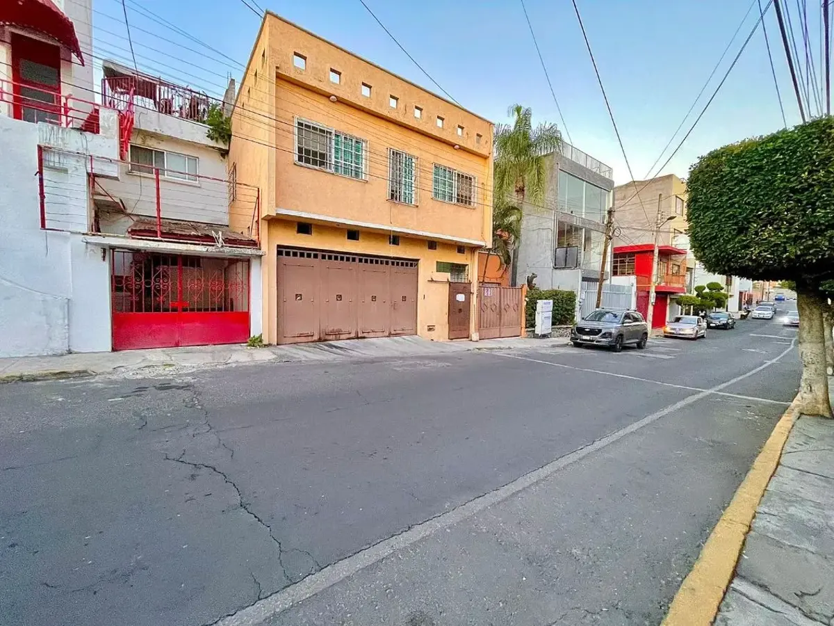 Casa en venta en Miguel Hidalgo, Cuernavaca — foto 1 de 23
