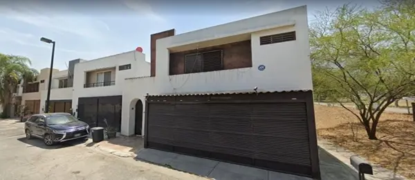 Casa en venta en Cumbres Madeira, Monterrey — foto 3 de 11