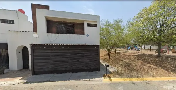 Casa en venta en Cumbres Madeira, Monterrey — foto 2 de 11