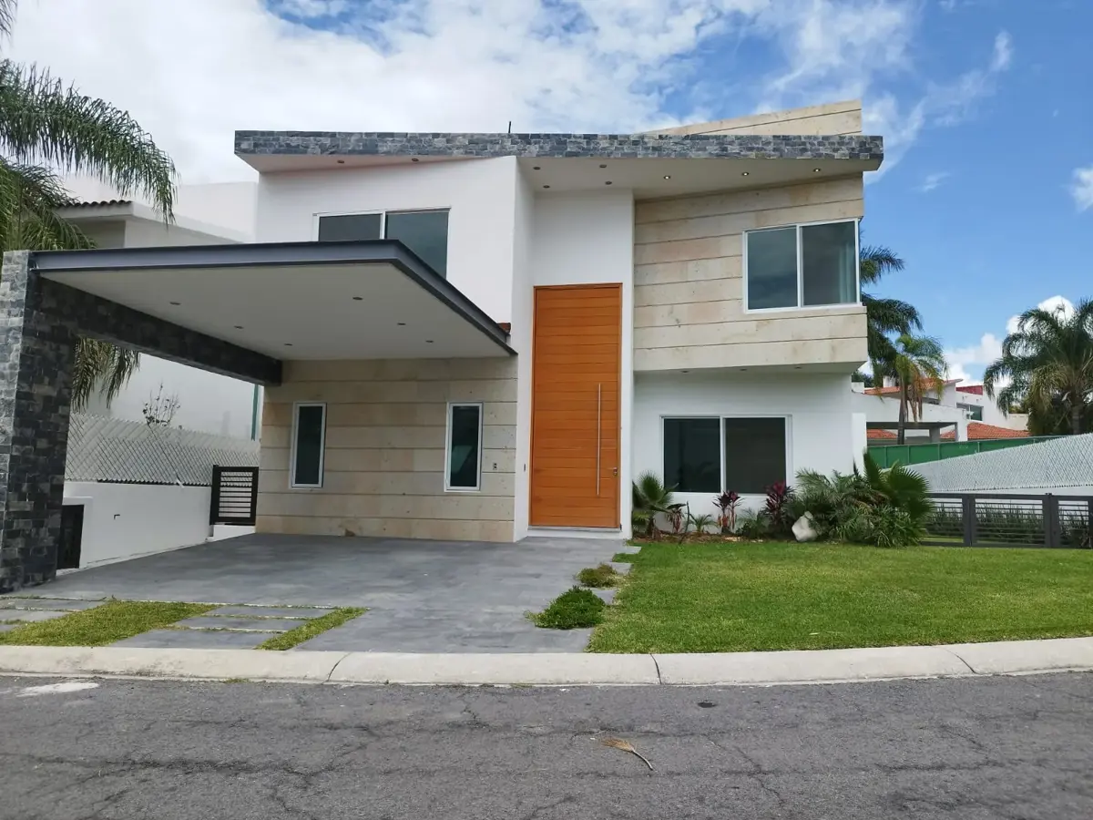Casa en venta en Lomas de Cocoyoc, Atlatlahucan — foto 1 de 25