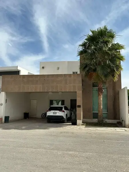 Casa en venta en comunidad cerrada de Villas del Renacimiento, Torreón