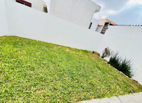 Casa en venta en Las Lomas, García — foto 3 de 24