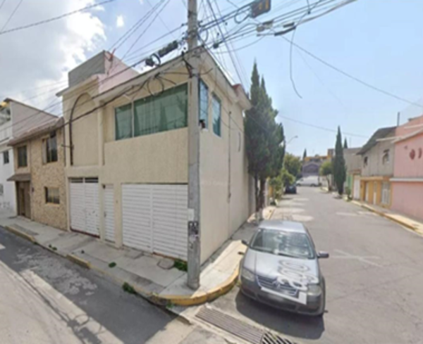Casa en venta en Ocho Cedros, Toluca — foto 3 de 8