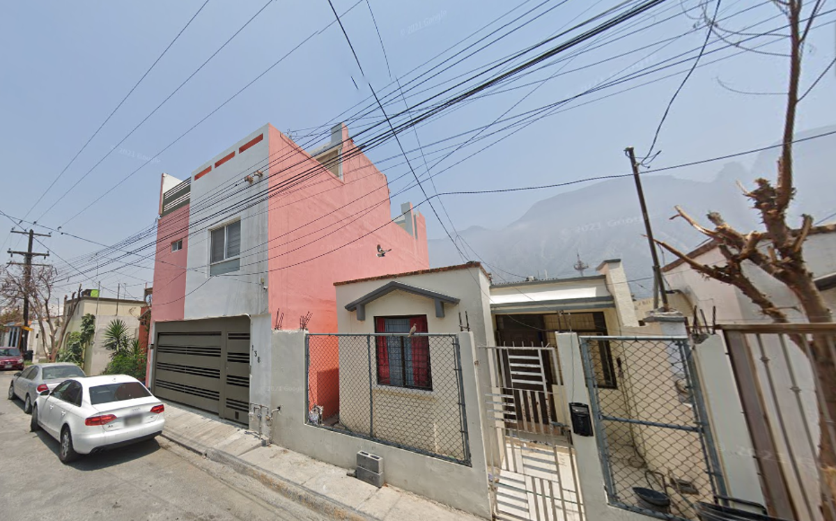 Casa en venta en Residencial Cuauhtémoc, Santa Catarina — foto 1 de 18