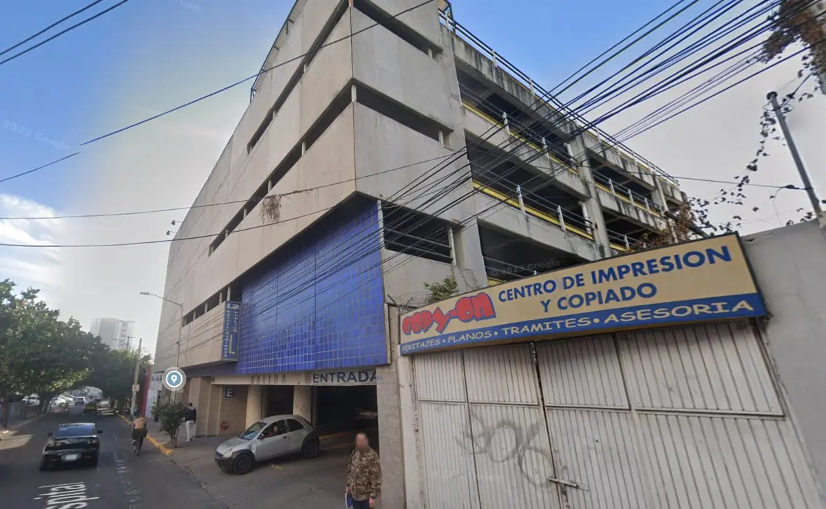Edificio en venta en El Retiro, Guadalajara — foto 1 de 22