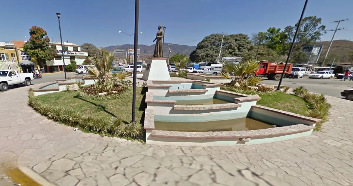 Casa en venta en Emperador Cuauhtemoc, Chilapa de Álvarez — foto 1 de 53