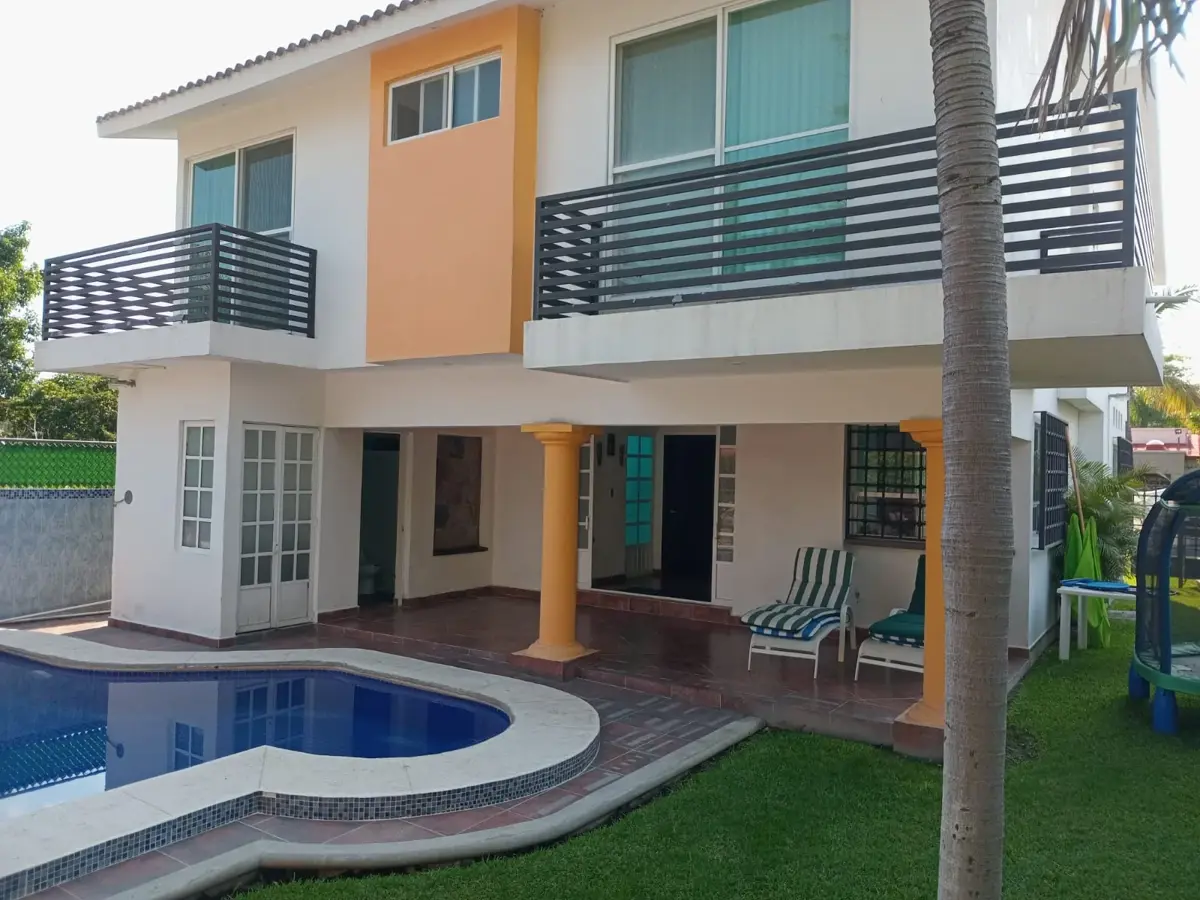 Casa en venta en Lomas de Cocoyoc, Atlatlahucan — foto 1 de 14