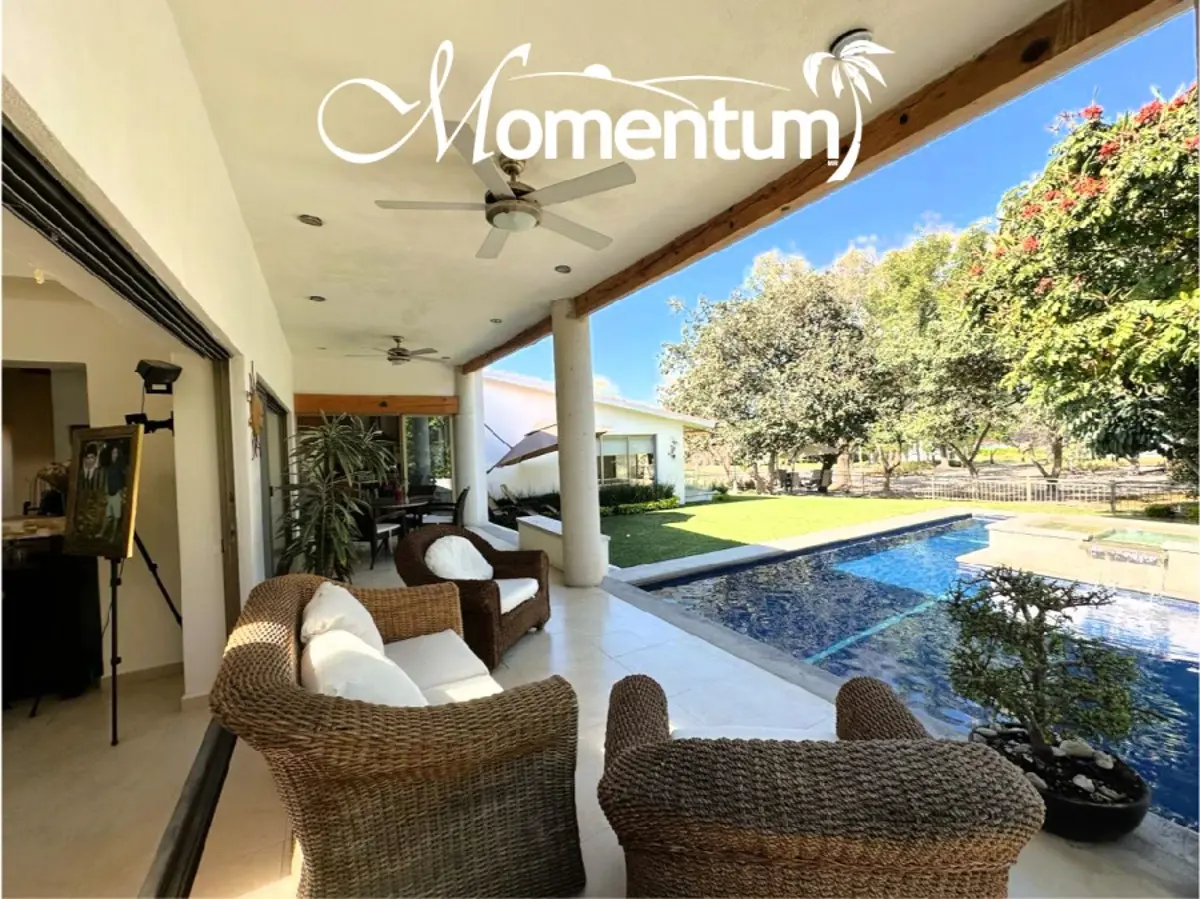 Casa en venta en Lomas de Cocoyoc, Atlatlahucan — foto 1 de 24
