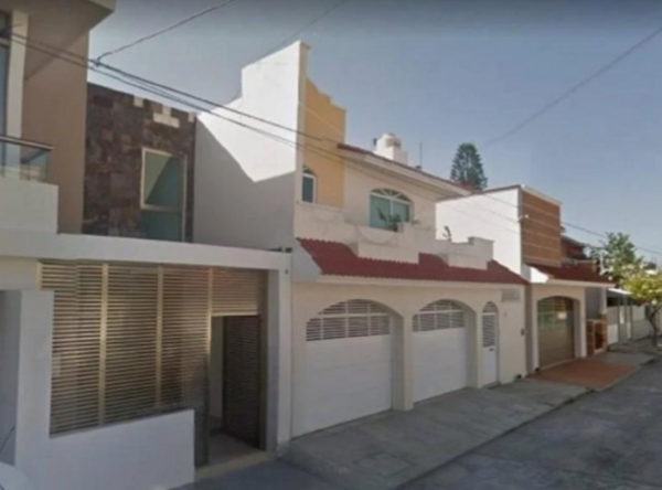 Casa en venta en Jardines de Mocambo, Boca del Río — foto 2 de 9