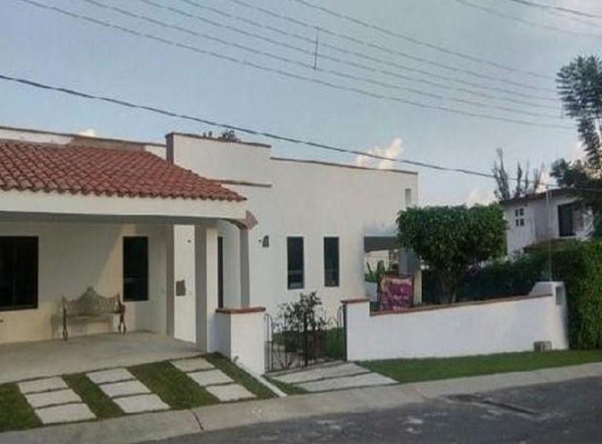 Casa en venta en Lomas de Cocoyoc, Atlatlahucan — foto 1 de 9
