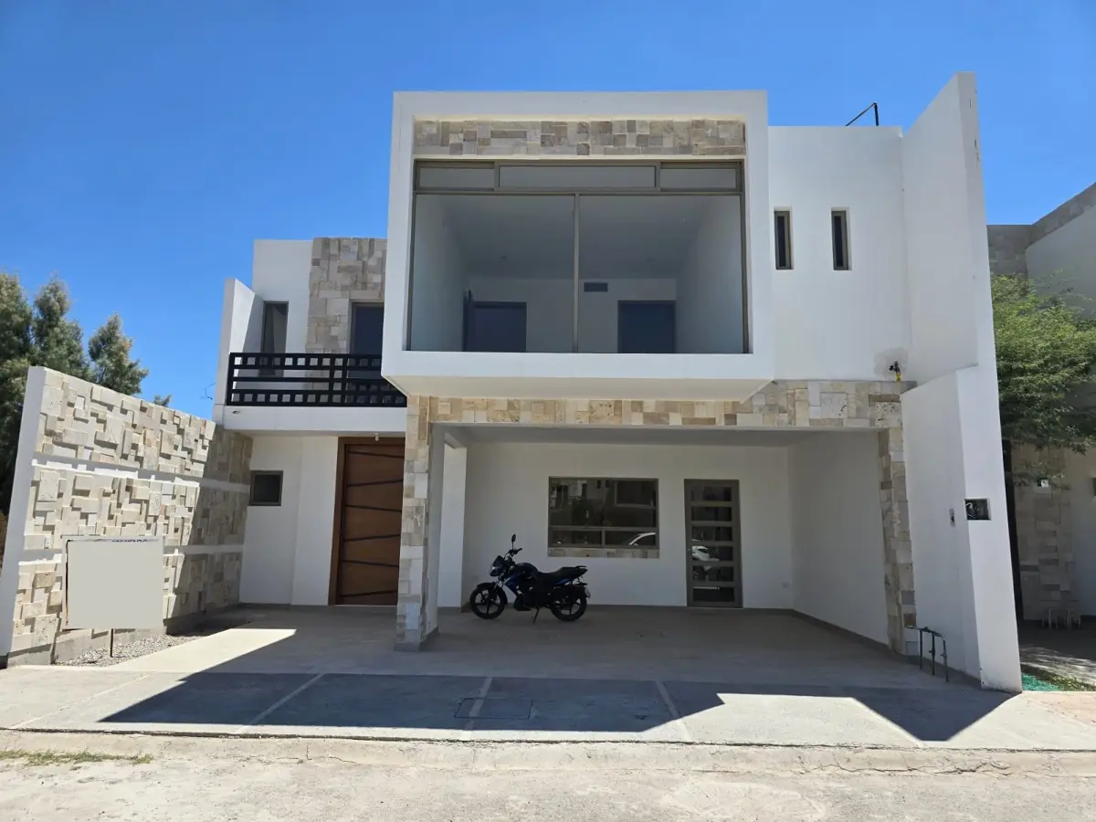 Casa en venta en Las Trojes, Torreón — foto 1 de 24