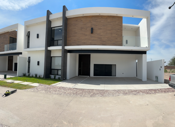 Casa en venta en Altozano la Nueva Laguna, Gómez Palacio — foto 2 de 37