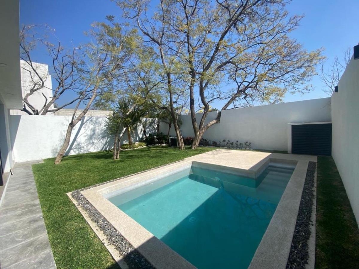 Casa en venta en Extensión Vista Hermosa, Cuernavaca — foto 1 de 21