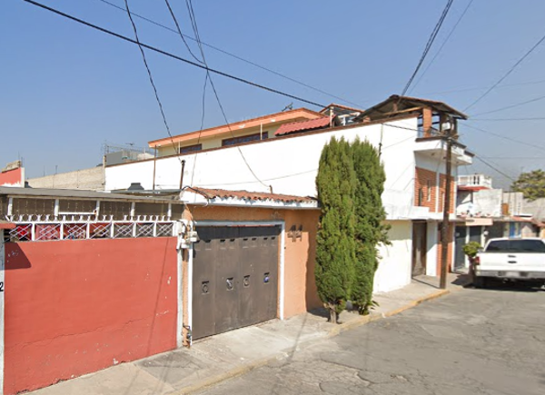 Casa en venta en Villa de las Flores 1a Sección (Unidad Coacalco), Coacalco de Berriozábal — foto 2 de 5