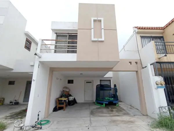 Casa en venta en Privadas de Santa Rosa Sector Dos, Apodaca, Nuevo León Casa en venta en Privadas de Santa Rosa Sector Dos, Apodaca, Nuevo León