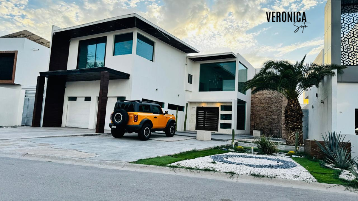 Casa en venta en Campos Eliseos, Juárez — foto 1 de 45