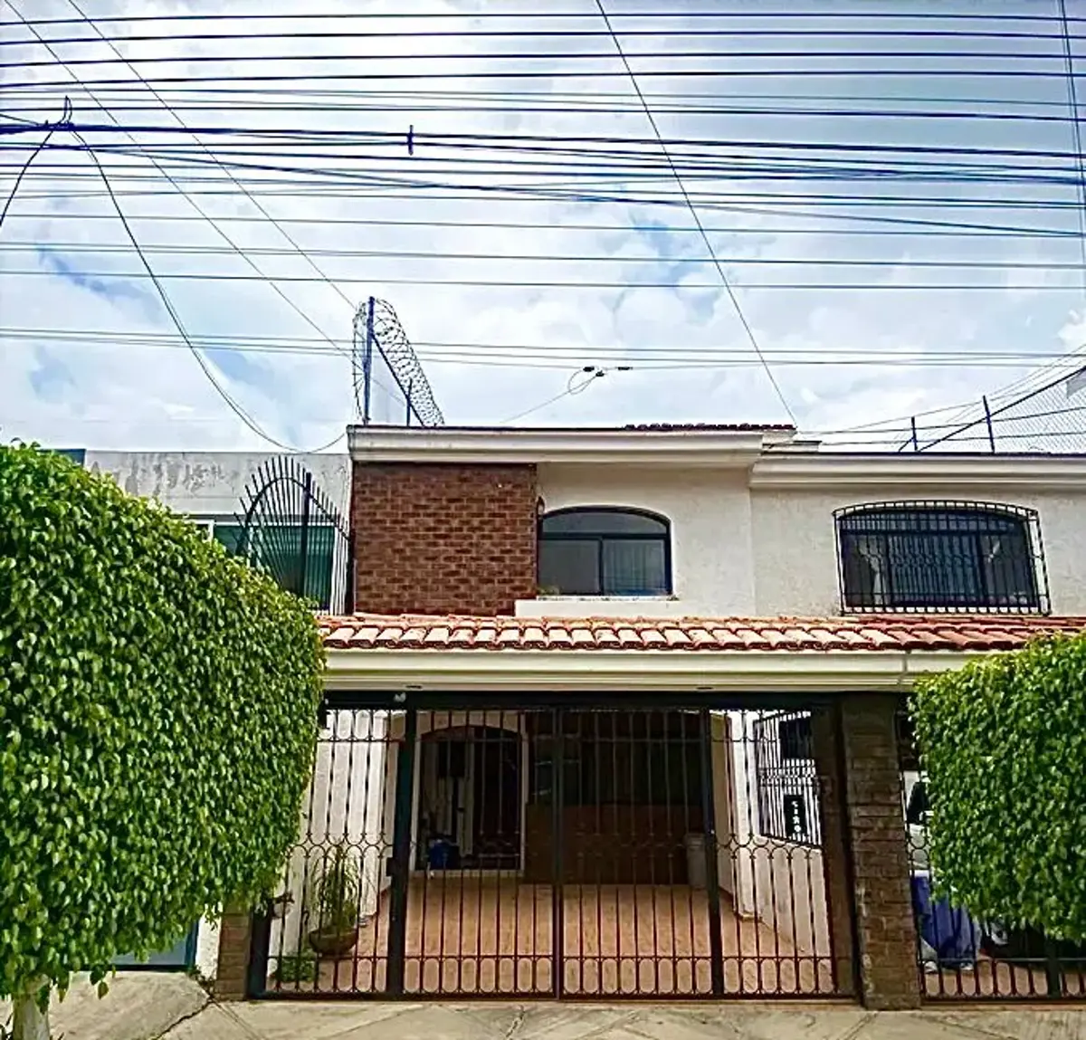 Casa en venta en Jardines Universidad, Zapopan — foto 1 de 16