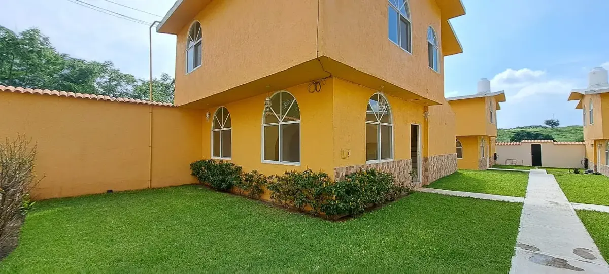 Casa en venta en Brisas de Cuautla, Cuautla — foto 1 de 13