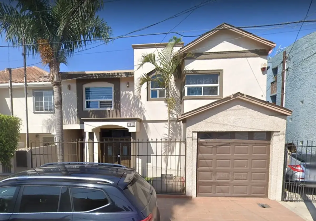 Casa en venta en Playas de Tijuana Sección Costa de Oro, Tijuana — foto 1 de 19
