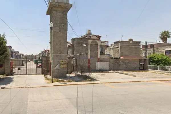 Casa en venta en Fracc El Reloj, Tultitlán — foto 3 de 9