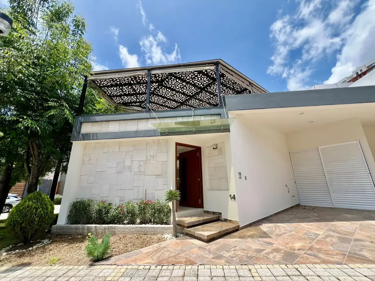 Casa en venta en Lomas de Angelópolis, San Andrés Cholula — foto 1 de 19