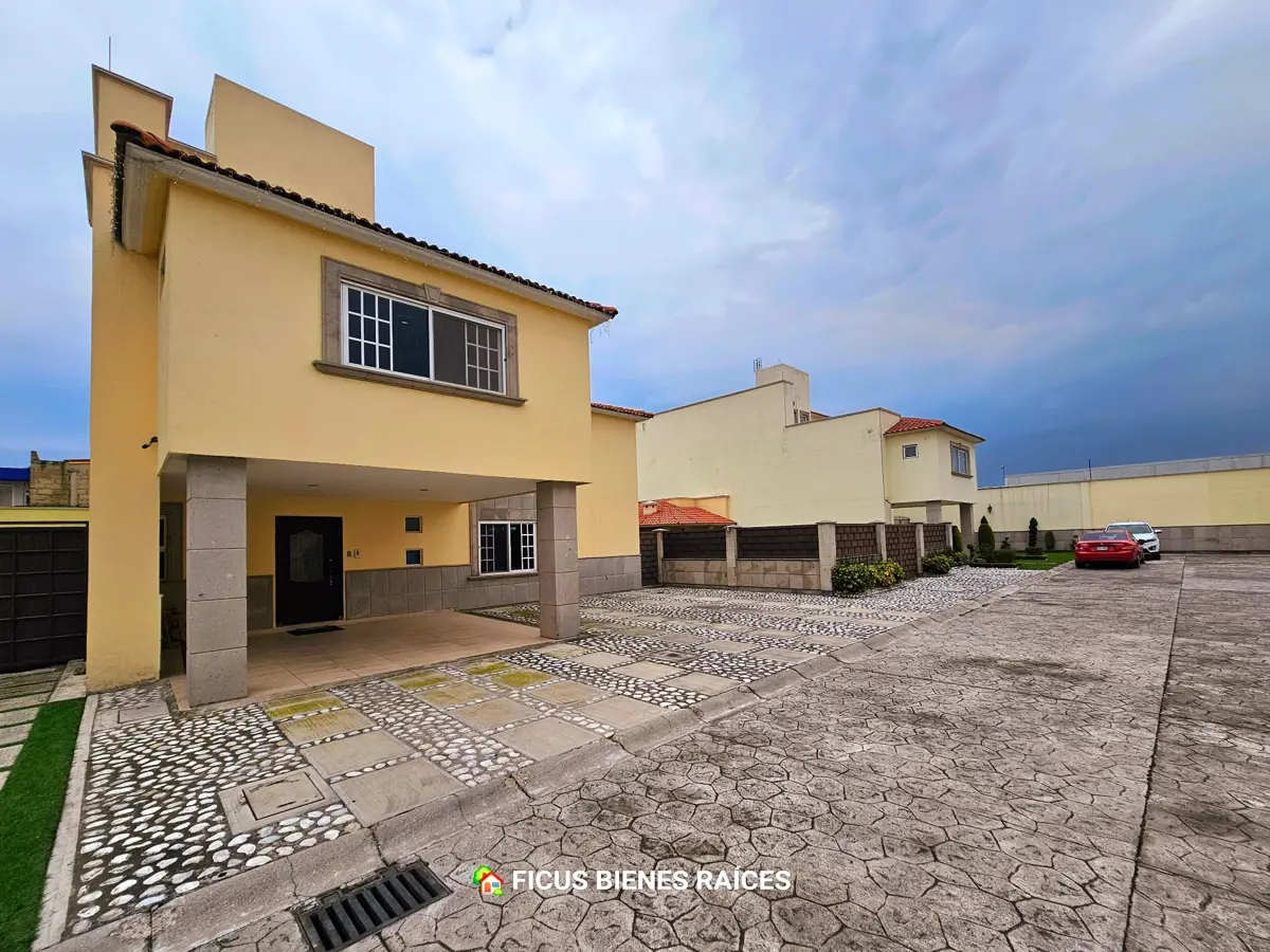Casa en venta en San Salvador Tizatlalli, Metepec — foto 1 de 32