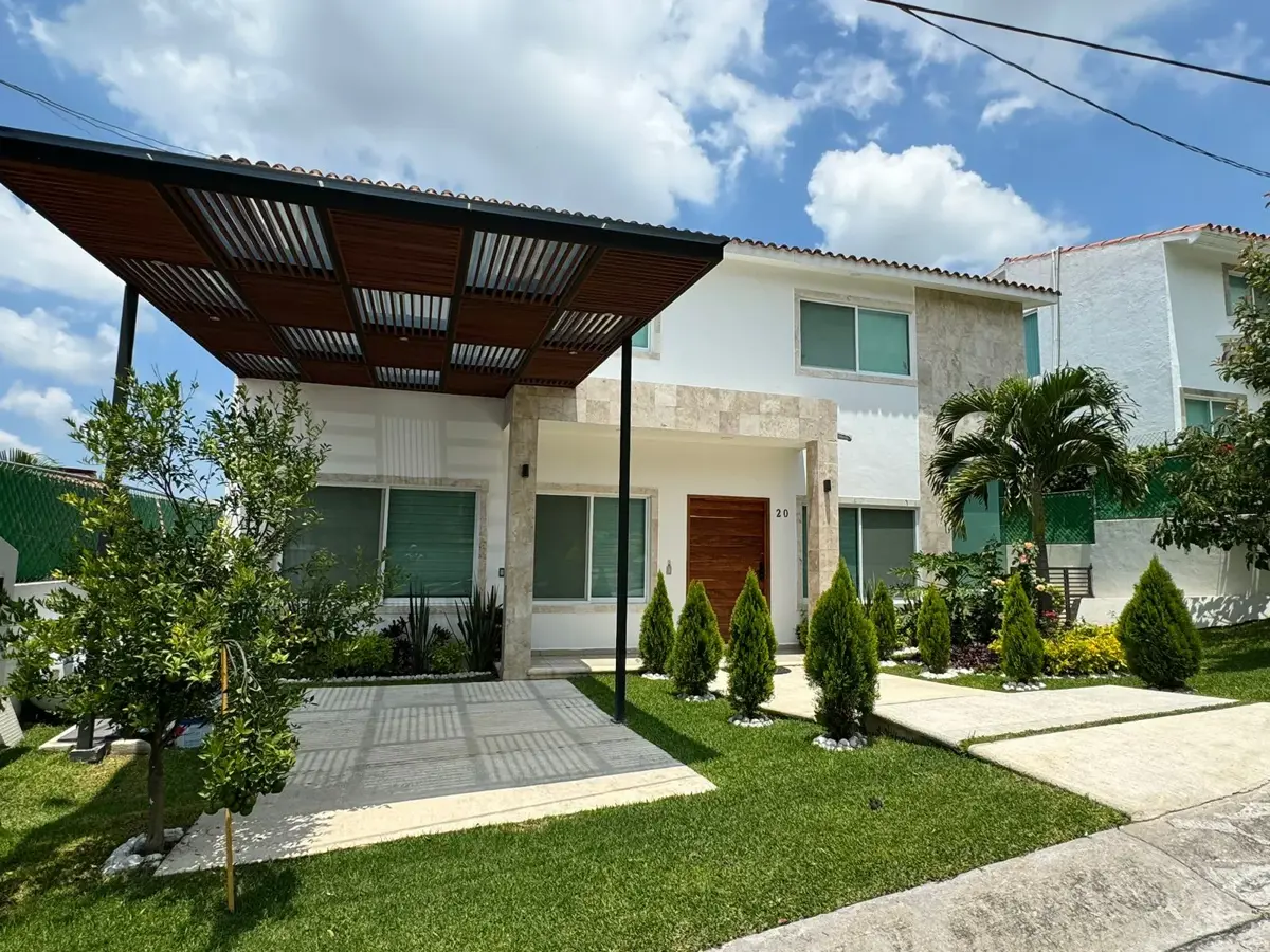 Casa en venta en Lomas de Cocoyoc, Atlatlahucan — foto 1 de 17