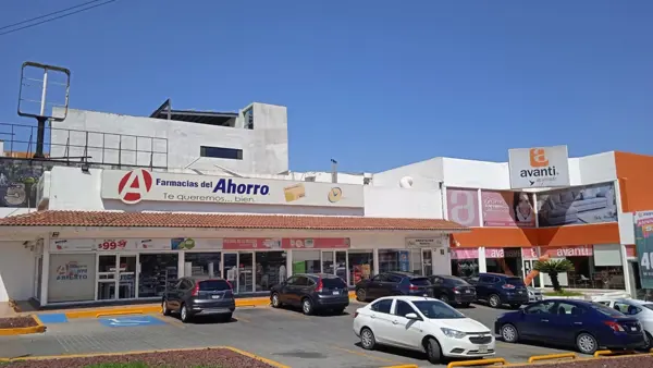 Local en renta en Las Cumbres, Monterrey — foto 2 de 3