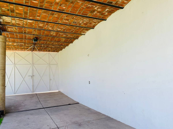Casa en venta en La Venta del Astillero, Zapopan — foto 3 de 25