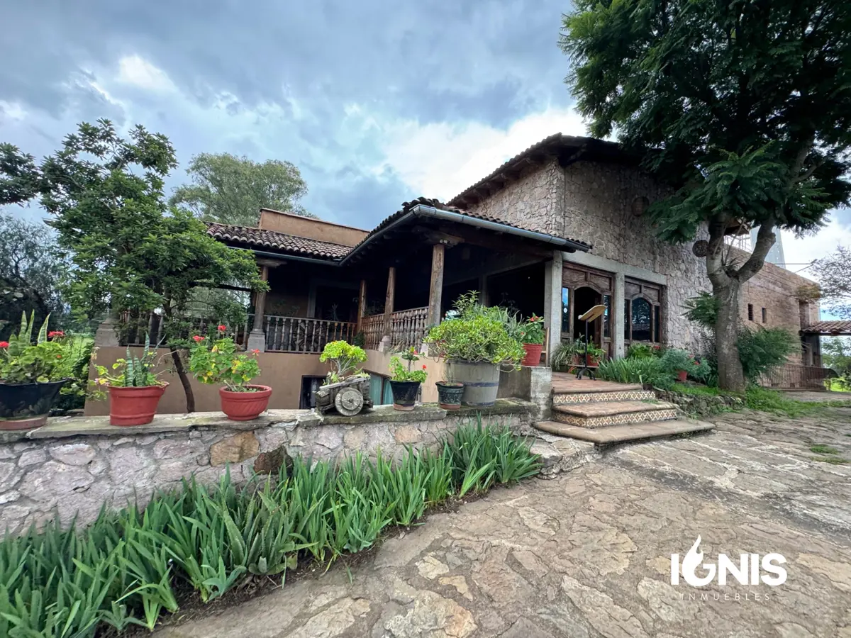 Hotel en venta en Atzimbo, Quiroga — foto 1 de 24
