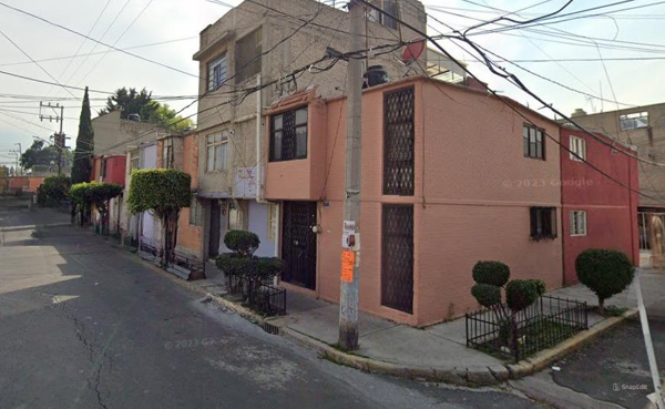 Casa en venta en Ejército de Oriente Zona Peñón, Iztapalapa — foto 2 de 13