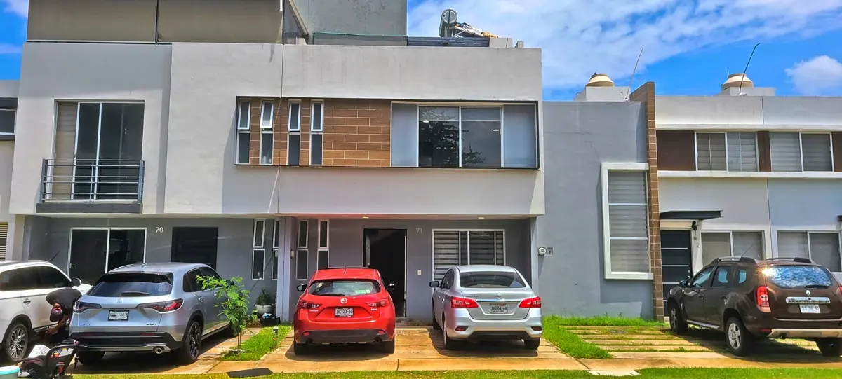 Casa en venta en La Moraleja, Zapopan — foto 1 de 40