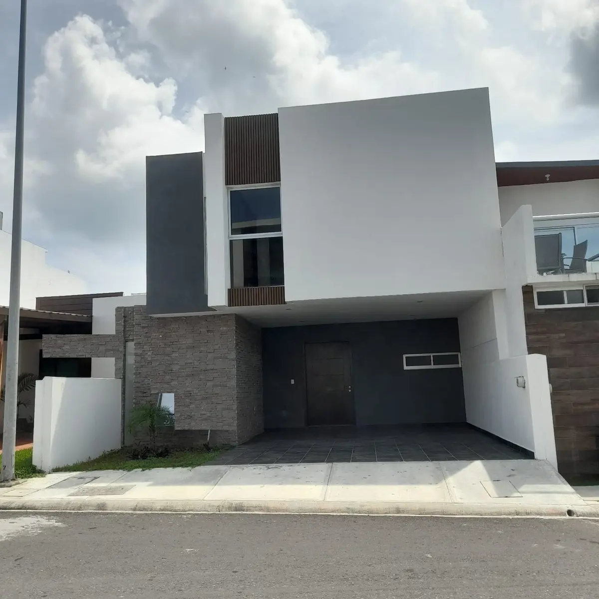Casa en venta en Lomas de la Rioja, Alvarado — foto 1 de 24