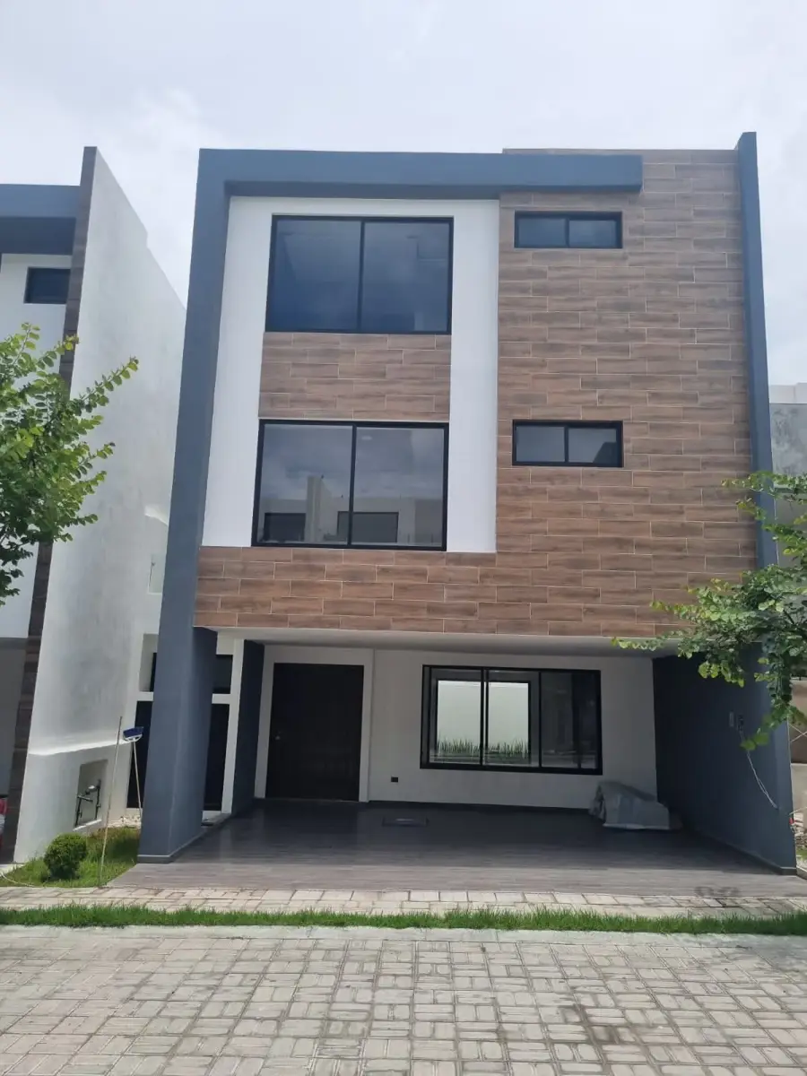 Casa en venta en Lomas de Angelópolis, Ocoyucan — foto 1 de 28