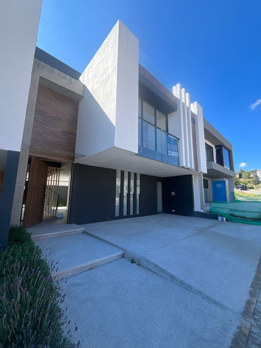Casa en venta en Lomas de Angelópolis, San Andrés Cholula — foto 1 de 26