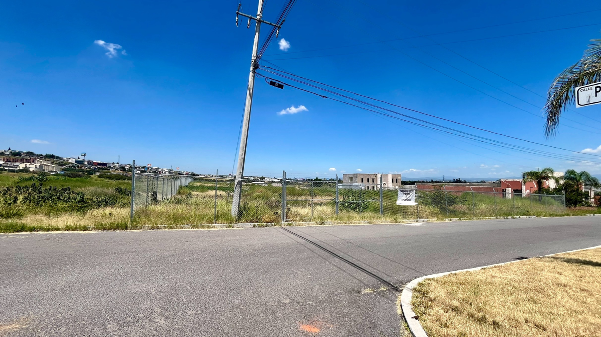 Terreno en renta en Los Olvera, Corregidora — foto 1 de 2