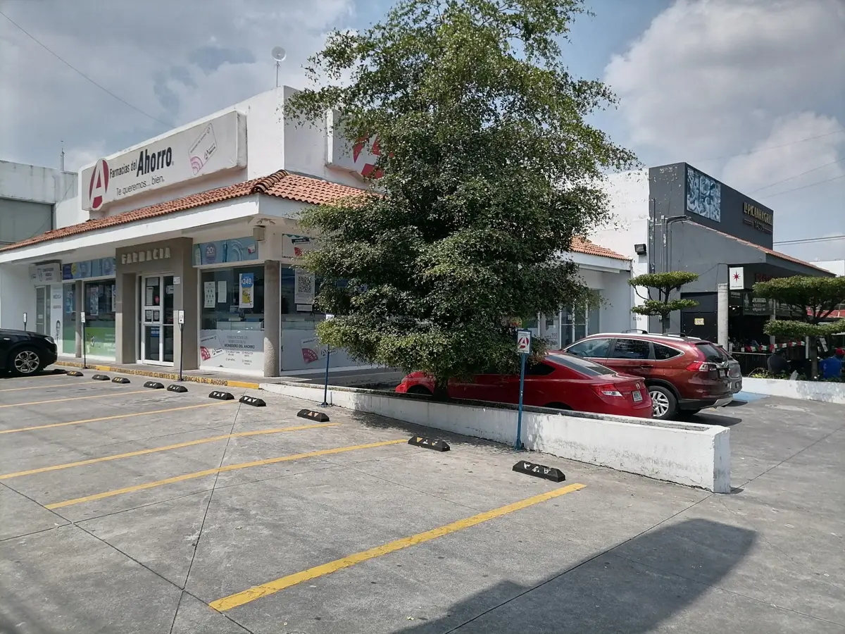 Local en renta en Jardines Vallarta, Zapopan — foto 1 de 3