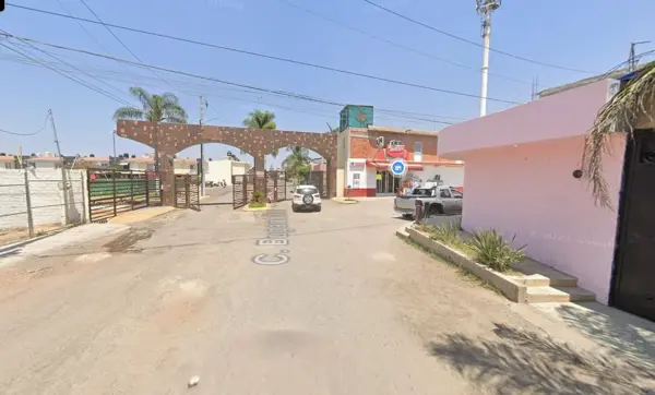 Casa en venta en Colinas de San Carlos, Tonalá — foto 3 de 8