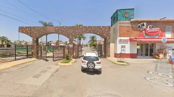 Casa en venta en Colinas de San Carlos, Tonalá — foto 2 de 8