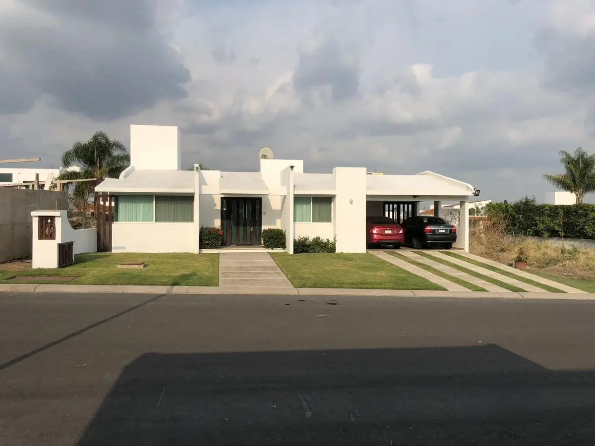 Casa en venta en Lomas de Cocoyoc, Atlatlahucan — foto 1 de 16