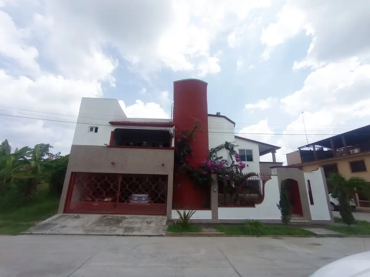 Casa en venta en Playa Azul, Cunduacán — foto 1 de 36